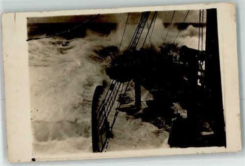 Schiff bei Sturm