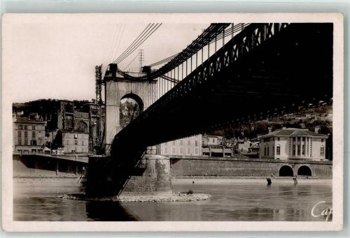 Vienne le Pont et la Chambre de Commerce