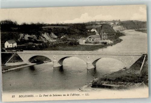 Solesmes le Pont de Solesmes Blick zur Benediktiner Abtei Saint Pierre