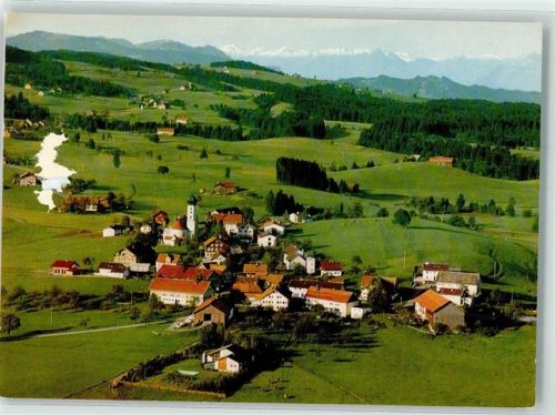 Oberreute Fliegeraufnahme des Ortes mit Kirche St. Martin