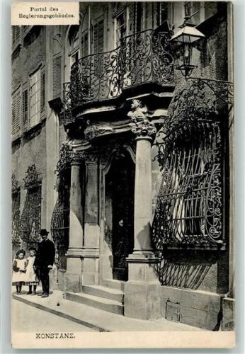 Konstanz Portal des Regierungsgebäudes