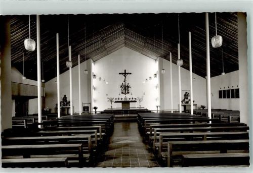 Monzelfeld Kath. Kirche Altar mit Kreuz