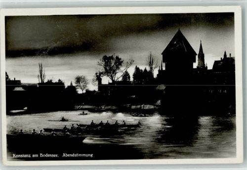 Konstanz Abendliche Ruderregatta vor dem Rheinturm