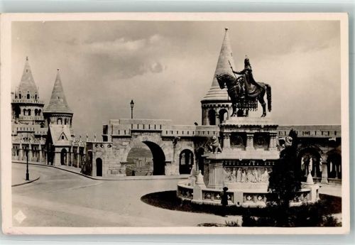Budapest St. Stefan Denkmal Fischerbastei