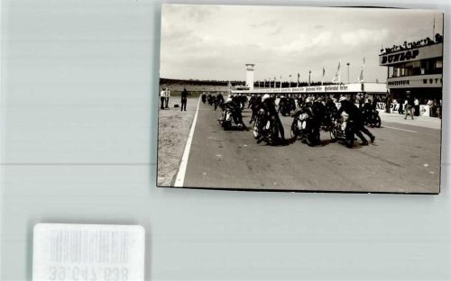 Hockenheim Rennstart beim Motorradrennen auf dem Hockenheimring Foto Orginal aus Archiv eines Ansichtskartenverlags Ort handschriftlich