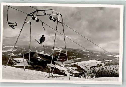 Feldberg Winter Schwebelift mit Blick zum Titisee