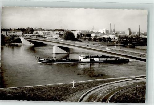 Kehl Europa-Brücke Fracchtschiff