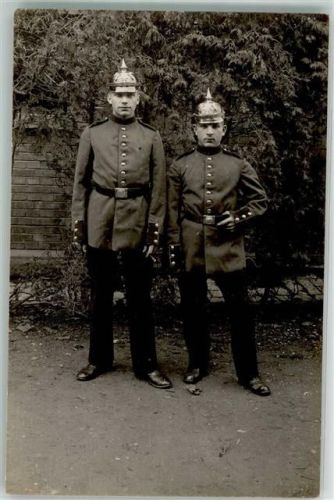 Soldaten mit einer Pickelhaube Ärmelaufschläge