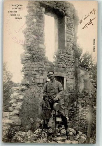 55000 Bar-le-Duc - Soldat mit Kind in der Ruine Nancois-le-Petit