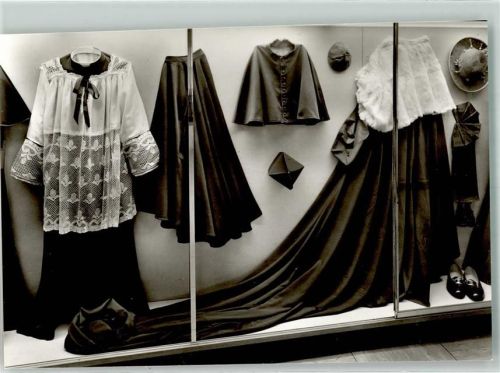 Riedböhringen Kardinal-Bea-Museum Kardinalsgewänder