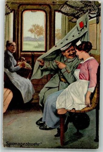 1918 Deutscher Landser mit junger Frau verstecken sich vor argwöhnischen Blicken im Zugabteil unter seinem Feldmantel Feldpost Nr. 385