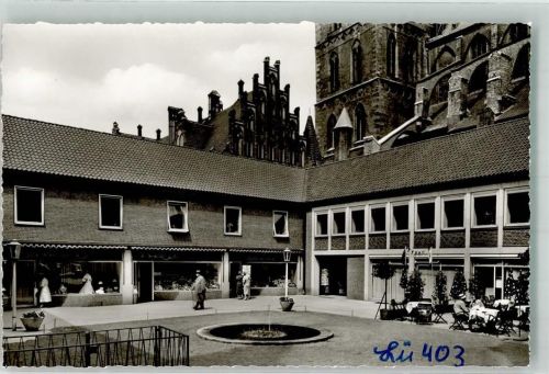 23552 W2400 Lübeck Foto AK Markt-Innenhof