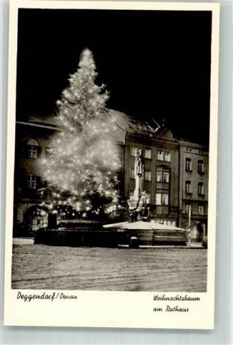 Deggendorf Weihnachtsbaum am Rathaus Winter