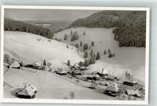 Muggenbrunn mit der St. Cornelius Kapelle und Gasthaus Pension zum Adler