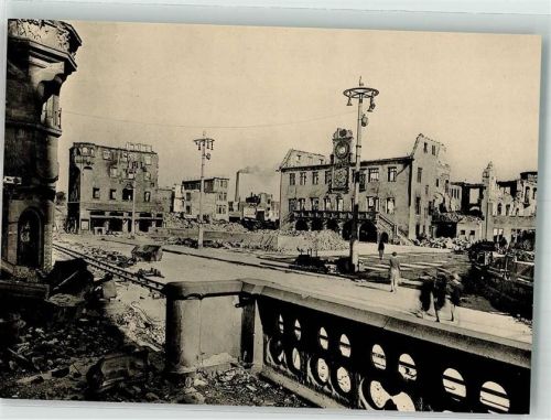 Heilbronn Marktplatz Rathaus Zerstörung 4. Dezember 1944 Fabrik