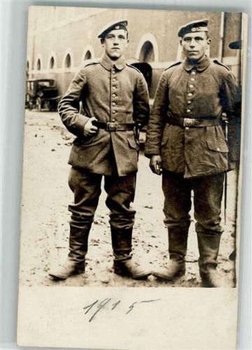 1915 Soldaten Auto