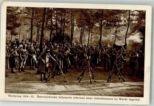 1915 Infanteristen in Uniform bei einer Gefechtspause im Walde Kilophot 560 WK I