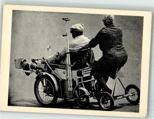 Rollstuhl mit Fahrrad
