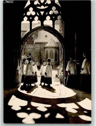 Mainz Chorknaben im Kreuzgang des Mainzer Domes Fotograf Ludwig Richter