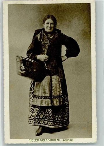 Bäuerin in Rieser Volkstracht Verlag Ludwig Riffelmacher No. 299