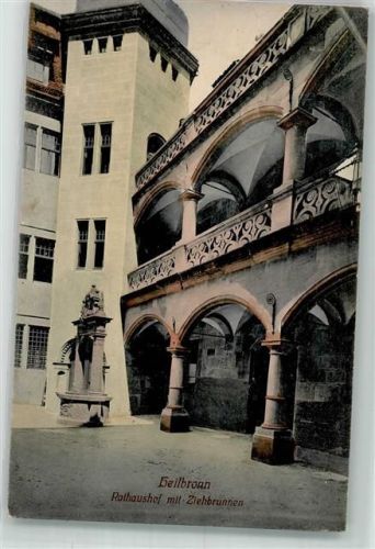 Heilbronn 1948 Rathaus Hof Ziehbrunnen