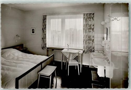 Emmerich Hotel Zimmermann Bett Wandbild Tisch Stuhl Waschbecken Ort handschriftlich Foto Original aus Archiv eines Ansichtskartenverlags