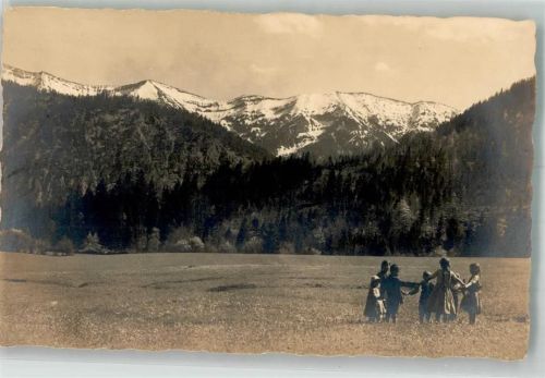 Kreuth 1917 Kinder tanzen Ringelreigen auf einer Almwiese Fotograf Reitmayer Ort handschriftlich