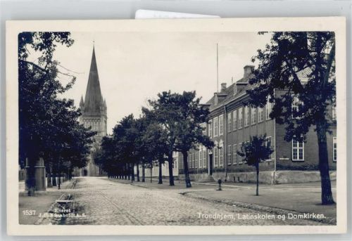 Trondheim Trondhjem - Latinskolen og Domkirken