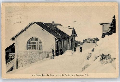 Lourdes Bahnhof im Winter