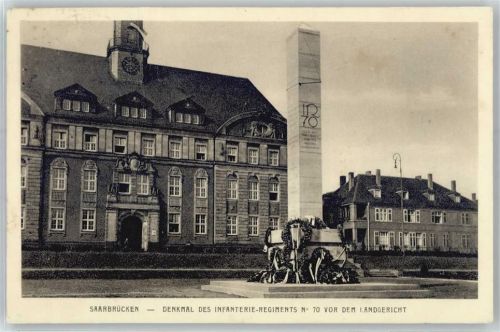 Saarbrücken Denkmal des Infanterie-Regiments No 70 vor dem Landgericht