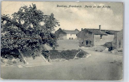 51490 Dontrien 1915 - Partie an der Kirche