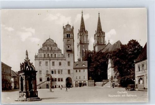 Oschatz Neumarkt mit Rathaus