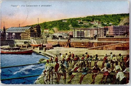 Napoli Via Caracciola e pescatori