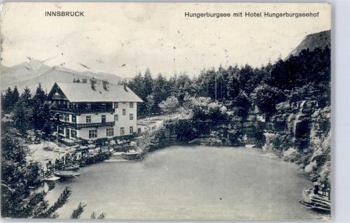 Innsbruck Hungerburgsee mit Hotel Hungerburgseehof