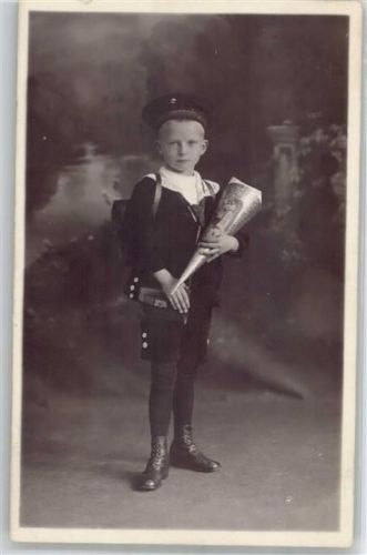 Kind Schulranzen Schultüte