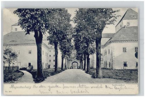 Augustusburg Schlosshof