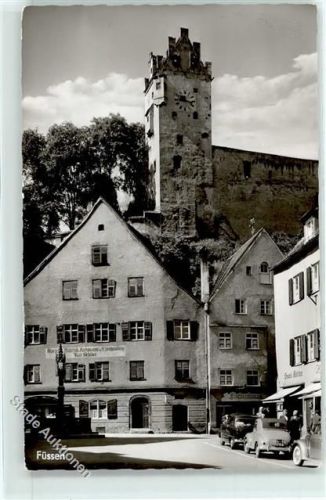 Füssen Stadtbrunnen und Hoh. Schloss Autos