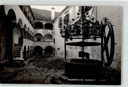 8333 Riegersburg - Burghof