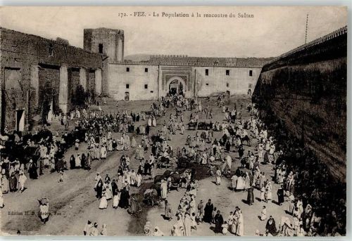 Fes Population a la recontre du Sultan Menschenmenge