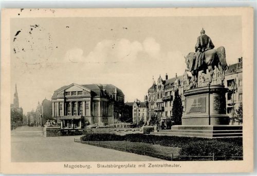 39104 O3000 Magdeburg - Staatsbürgerplatz mit Zentraltheater Denkmal