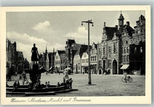 Husum Denkmal Brunnen Marktplatz Omnibus
