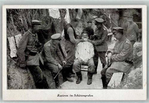 Berlin Mitte Rasieren Schützengraben Uniform Fotoapparat Fernglas Wäsche Ort lt. Verlag