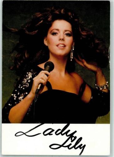 Lady Lily Autogramm origin. Unterschrift