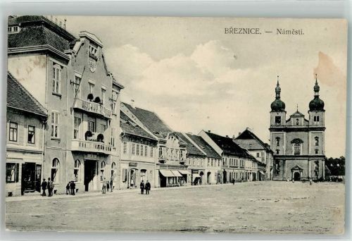 Volenice Marktplatz Kirche