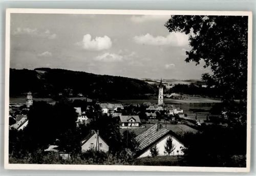 Vilshofen Panorama der Stadt mit Stadtpfarrkirche St. Johannes und Vilsmündung Fotograf Nieslony