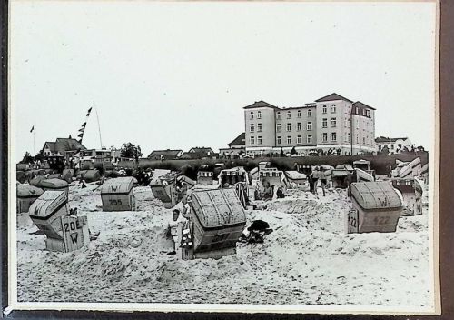 Duhnen Foto montiert auf Karton Strand an der Jugendherberge Fotograf Otto Schulze