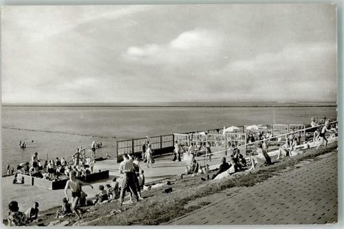 Norddeich Promenade mit Badestrand