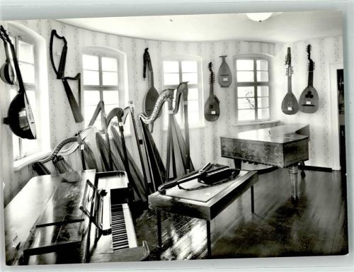 Markneukirchen Musikinstrumente-Museum Domras Harfen und Baßlauten VEB Foto-Verlag