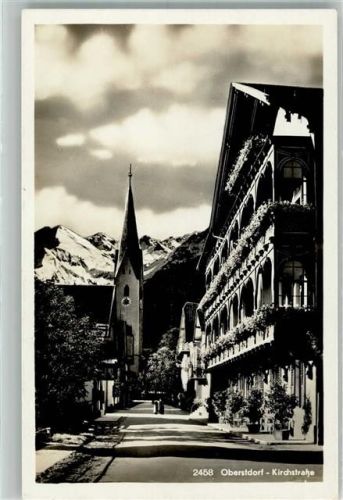 Oberstdorf Kirchstraße mit Hotel Löwen