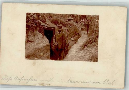 1915 Zwei Landser in Uniform vor ihrem Unterstand in der Waldstellung